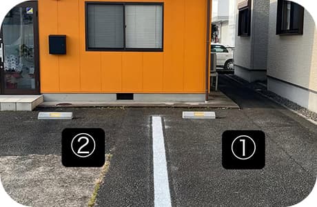 駐車場完備で、お車でお越しの方も安心してご来院いただけます。